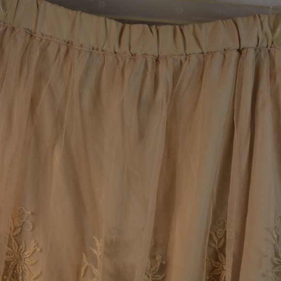 Lace Mini Skirt SZ 10 Divided - Picture 3 of 4